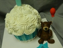 bear-jumbo-cupcake