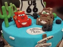 cars-themed-cake