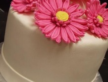 daisy-topper-cake