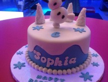 frozen-themed-cake
