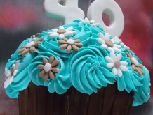 jumbo-cupcake