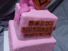 scrabbl-bow-cake