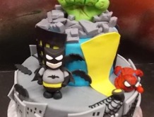 superheros-cake