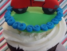 car-smash-cupcake