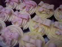 pretty-bows-cupcakes